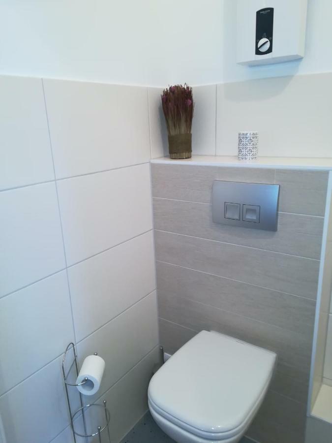 Zentrales Apartment In Гелзенкирхен Екстериор снимка