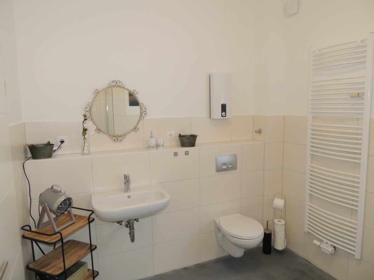 Zentrales Apartment In Гелзенкирхен Екстериор снимка