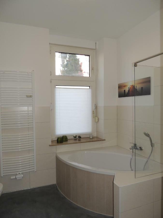 Zentrales Apartment In Гелзенкирхен Екстериор снимка