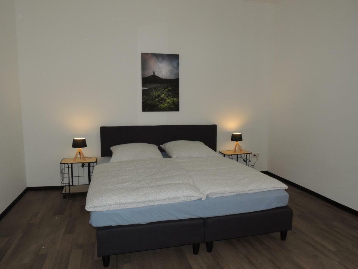 Zentrales Apartment In Гелзенкирхен Екстериор снимка