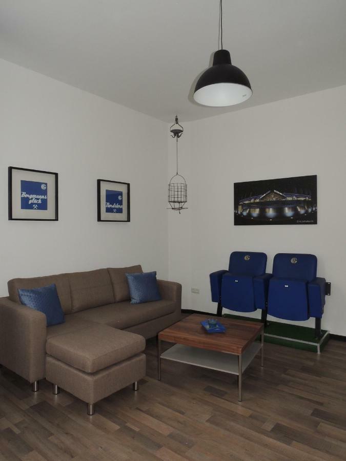 Zentrales Apartment In Гелзенкирхен Екстериор снимка
