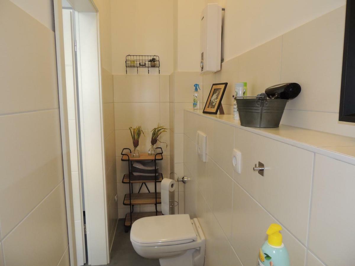 Zentrales Apartment In Гелзенкирхен Екстериор снимка