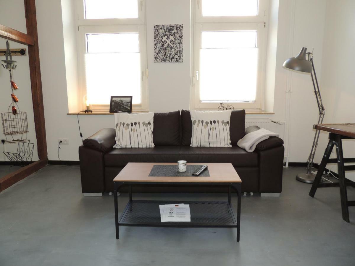 Zentrales Apartment In Гелзенкирхен Екстериор снимка